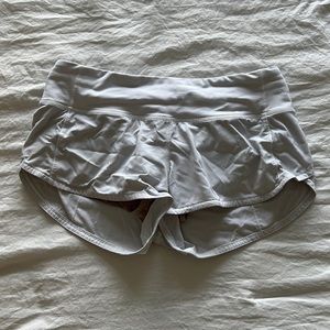 Lululemon Hotty hot 2.5in inseam shorts